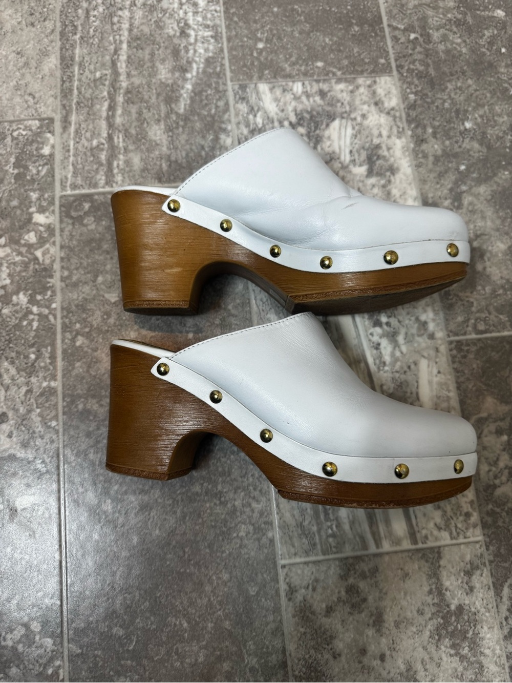 Steve Madden White Leather Studded Clogs with Brown Wood-Effect Heel